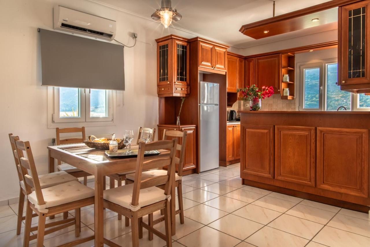 Eleni'S Seaview House Apartment Ándros Екстериор снимка