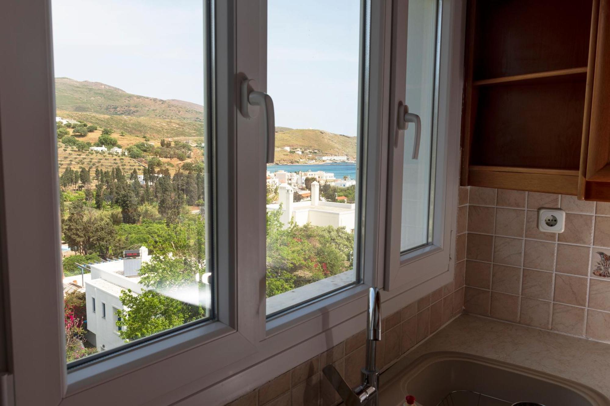 Eleni'S Seaview House Apartment Ándros Екстериор снимка